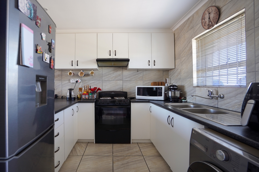 2 Bedroom Property for Sale in West Beach Western Cape